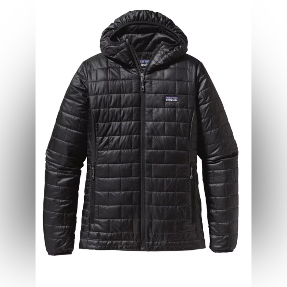 Women’s hooded Patagonia nano puff jacket in good condition